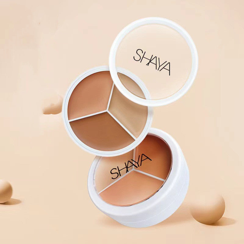 Dimensional Face Concealer Stays Put Without Caking