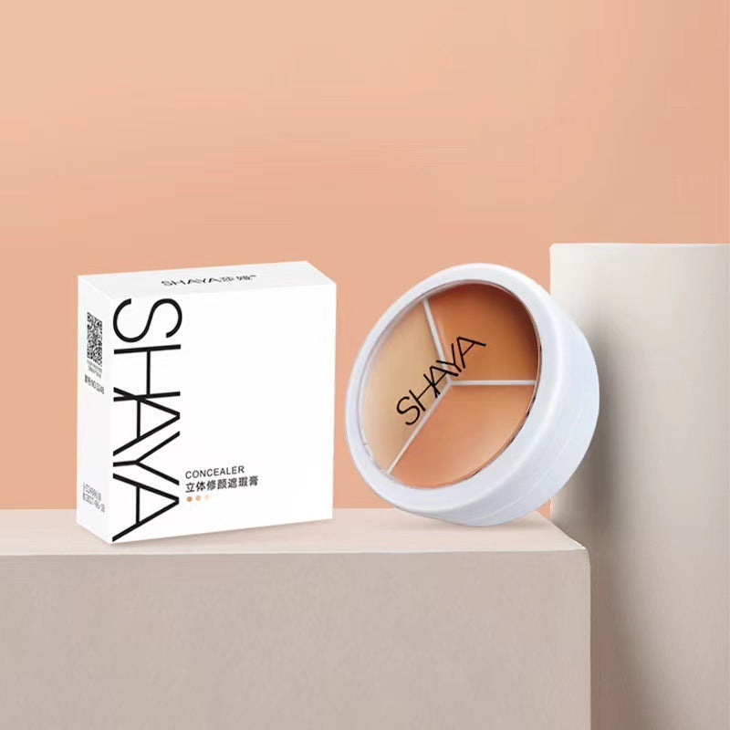 Dimensional Face Concealer Stays Put Without Caking
